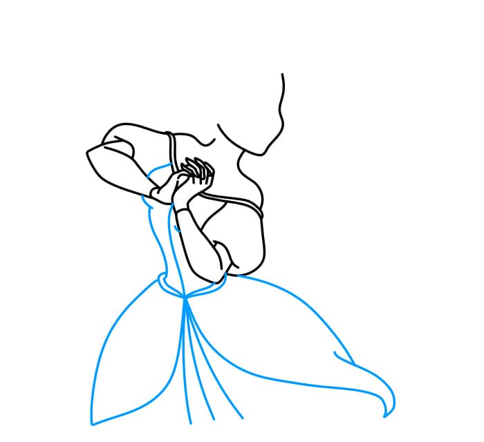 Hướng dẫn vẽ nàng tiên cá Ariel xinh đẹp cho bé - Bước 4