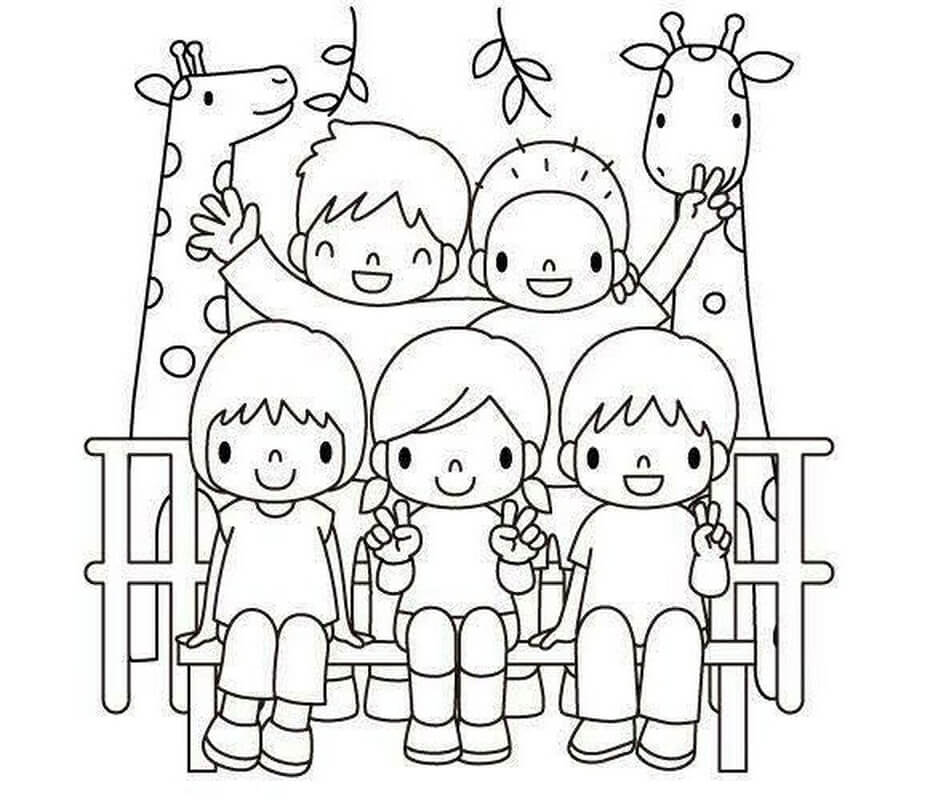 Học Sinh Vui Đùa Ở Trường Mầm Non