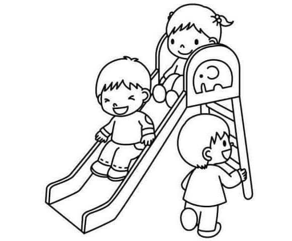 Trẻ Nhỏ Vui Đùa Ở Trường Mầm Non