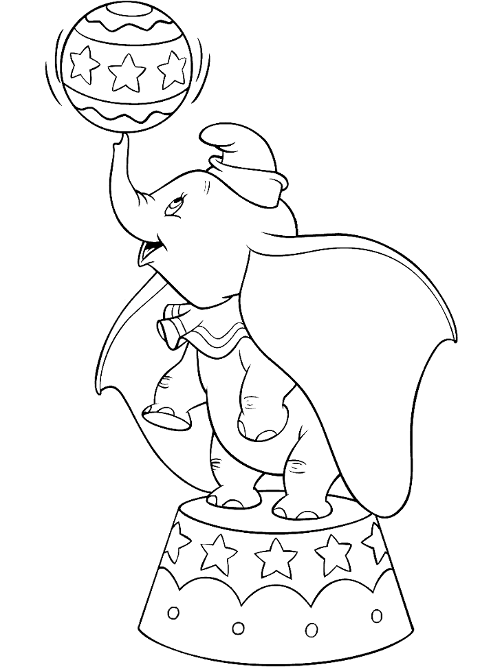 dumbo đang vui chơi với quả bóng